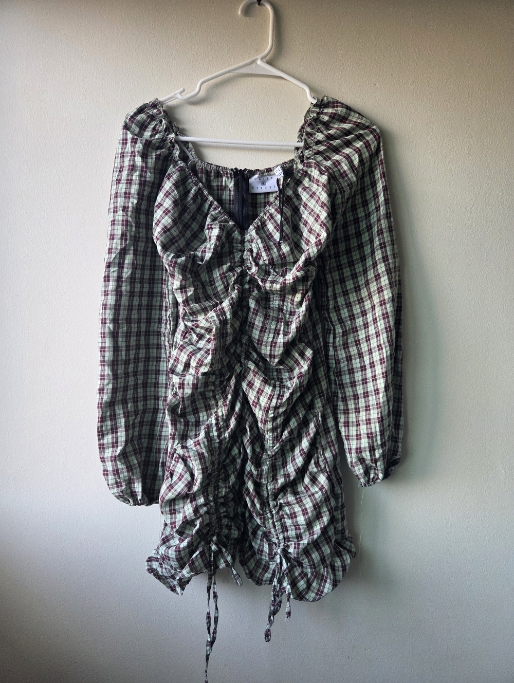 Daisy Street Gingham Long-Sleeve Ruffled Dress in Green and Brown Size S.